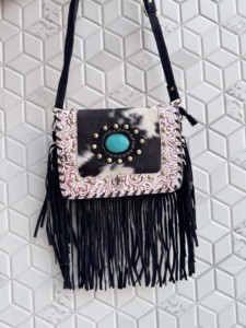Bolso de mano de gamuza nuevo hecho a mano con flecos, bolso bandolera de cuero con piedras turquesa, estilo gitano bohemio, con pelo de animal, multiusos - Product Image 3