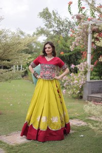 Hermoso Lehenga Choli de Algodón Puro con Diseño en Relieve para las Noches del Festival Garba de LAMOUNT Fashion - Product Image 4