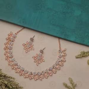 Parure de bijoux de luxe en zircon avec collier ras-du-cou et boucles d'oreilles, motif floral bohème, plaqué or rose, pour mariage et fiançailles - Product Image 4