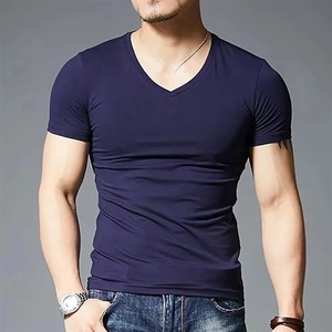 เสื้อยืดคอกวีแขนสั้นผู้ชาย สีดำล้วน ทรงเข้ารูป สวมใส่สบาย ผ้าฝ้ายเจอร์ซีย์ถัก 100% ระบายอากาศได้ดี - Product Image 4