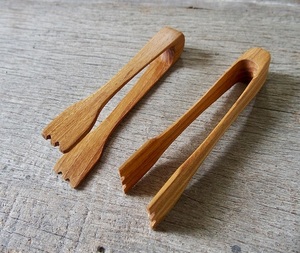 Ustensiles de cuisine multi-usages en bois écologiques et légers, comprenant des pinces de service pour barbecue, des pinces à salade, des pinces à steak à long manche - Product Image 4