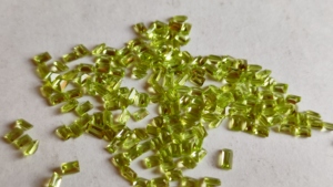 Lote de Gemas Sintéticas de Peridoto al por Mayor, Corte Esmeralda Octogonal Facetado de 9x11 mm, Calidad AAA - Product Image 4