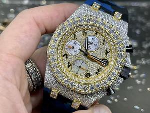 Reloj de pulsera de diamantes de lujo exclusivo de primera calidad con segunda manecilla de movimiento suave para coleccionistas. Disponible para la venta. - Product Image 5