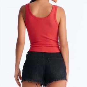 Top de punto rojo para mujer, cuello redondo, decoración con remaches, estampado 'God's Favorite', estilo sexy para discoteca, longitud corta - Product Image 6