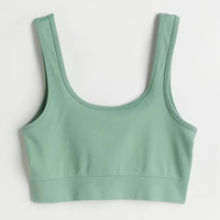 Soutien-gorge de sport sans couture vert olive pour femme, col rond, bretelles spaghetti, maintien moyen, haut de yoga et de sport disponible à la vente