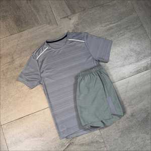 Conjunto Deportivo de 2 Piezas para Hombre, Transpirable, de Secado Rápido, Elástico, con Franja Reflectante, Camiseta y Pantalones Cortos para Correr, Entrenamiento, Fitness, Verano, 100% - Product Image 3