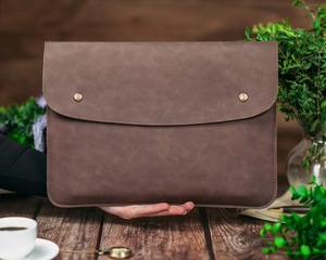 Funda Protectora y Bolsa de Transporte para Laptop de Cuero Genuino, Moderna y Duradera, para Macbooks y Laptops Empresariales LS-0238, Venta al Por Mayor - Product Image 6