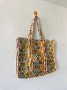 Sac fourre-tout en coton floral vintage, sac à bandoulière bohème matelassé fait main, sac fourre-tout floral rétro, sac à bandoulière en tissu fait main - Product Image 2