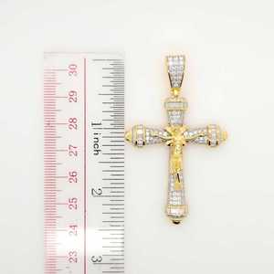 จี้รูปไม้กางเขนชุบทองประดับเพชรโมอิสซาไนต์ทรงกลม เงินแท้ 925 สำหรับทั้งชายและหญิง เครื่องประดับศาสนาสุดหรู - Product Image 2