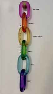 Cadena Decorativa de Pared con Eslabones de Resina, Escultura de Plástico Colorida, Adorno Interior para Sala de Estar, Decoración Colgante de Acrílico Arcoíris - Product Image 5