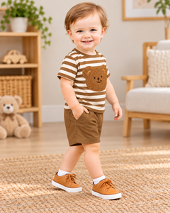 Ensemble de vêtements d'été pour bébés garçons, 2 pièces, t-shirt rayé avec motif d'ours et short, tenue de haute qualité personnalisable - Product Image 1