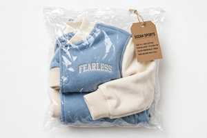 เสื้อแจ็คเก็ตวาร์ซิตี้ผู้หญิงสีน้ำเงิน ผ้าหนังกลับ แต่งผ้าถักสำหรับฤดูหนาว  ตกแต่งด้วยกระดุมแป๊ก  ปักตัวอักษรที่แขนเสื้อ - Product Image 6