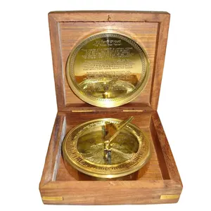 Schöner nautischer Messing kompass mit Holzkiste, schönes Kompass-Holzkasten-Dekor-Geschenk-Jubiläums geschenk Firmen geschenk