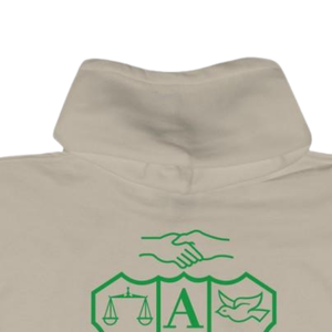 Sudadera con Capucha AKA Crest de Renombre Mundial, Color Beige Arena con Bordado Verde, Sudadera Personalizada con Diseño Griego - Product Image 4