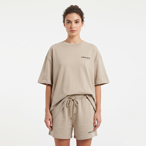 Vente en gros de tenues d'été personnalisées pour femmes, ensemble court en deux pièces, t-shirt et short personnalisés - Product Image 5