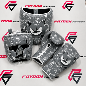 Nouvel ensemble de boxe personnalisé avec design imprimé Fly Genger, rouge, pour sparring, avec logo personnalisé, comprenant des gants de boxe, une protection de la tête et une protection du bas du dos. - Product Image 3