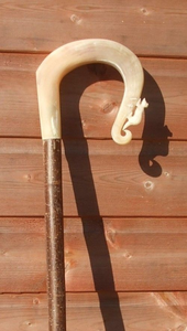 ด้ามไม้เท้าทำจากเขาควายธรรมชาติ  จับถนัดมือด้วยเขาแกะ  ดีไซน์มีสไตล์ คุณภาพพรีเมียม - Product Image 3