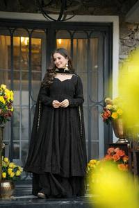 Ensemble Sharara Dupatta Haut de Gamme en Georgette Faux Effet Fleuri avec Broderie Zari et Sequins de 3 mm pour Mariage - Product Image 3