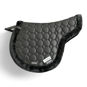 Tapis de selle matelassé pour cheval, doublure en fourrure, coque en coton, tout usage, pour le saut d'obstacles, bords en fourrure de vison et rembourrés. - Product Image 6