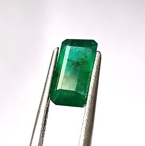 Sapphire Gems International Pierre précieuse naturelle émeraude verte de Zambie de 1,45 carat, taille émeraude, pierre libre EF-101 pour la fabrication de bijoux - Product Image 3