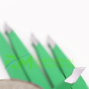 RMI Matt Silver Tip And Green Eyebrow Tweezer Combo Point Set - Product Image 2