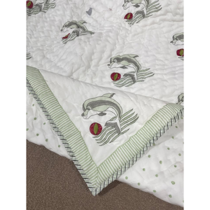 Juego de colcha suave para bebé con estampado artesanal indio, tamaño 60"X40", diseño de delfín duradero, de algodón reversible, para guardería, viajes y regalos. - Product Image 1