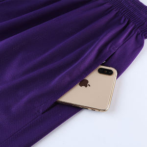 Ensemble d'uniformes de basket-ball personnalisés, maillots d'équipe sur mesure avec shorts à taille élastique assortis - Product Image 5