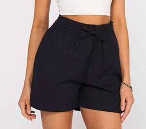 Sensación de lujo relajado con un acabado suave, perfecto para el uso diario y para looks urbanos. Usa los shorts Pippa. - Product Image 5