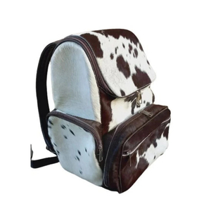 Mochila de cuero de vaca con estampado animal, múltiples bolsillos, cierre de cremallera, mochila unisex de moda para el día a día, 15 pulgadas - Product Image 1