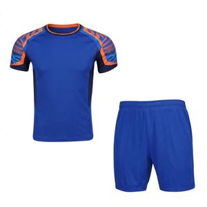 Uniforme Deportivo Transpirable para Voleibol, Camiseta Verde Sublimada con Mangas Estampadas y Pantalones Cortos a Juego - Product Image 1