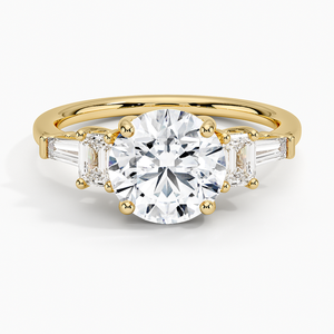 Anillo Clásico de Diamantes con Corte Esmeralda y Corte Baguette de Tres Piedras - Product Image 1