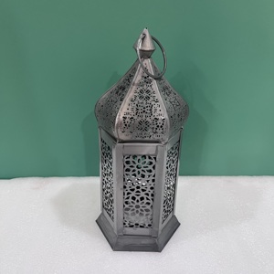 โคมไฟเหล็กทำมือดีไซน์งานฝีมือ พร้อมลวดลายสลักตกแต่งสีเทา สำหรับตกแต่งบ้าน - Product Image 5