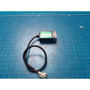 Válvula Solenoide Piloto CKD PWS-V01 Usada Como Pieza de Repuesto para Equipos Legacy Semiconductor - Product Image 3