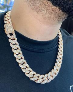 Cadena Cubana Hecha a Mano en Plata de Ley 925 con Detalles en Oro Blanco de 14K y Diamantes Moissanite VVS1, Cadena Cubana para Hombre - Product Image 1