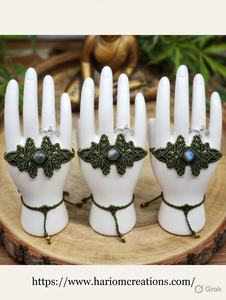 Pulsera de Macramé Hecha a Mano con Piedra de Labradorita, Joyería Curativa Ajustable Estilo Boho - Product Image 3