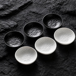 Plat à sauce rectangulaire en céramique et porcelaine, noir et blanc, motif végétal, style moderne, durable, passe au lave-vaisselle, écologique - Product Image 6