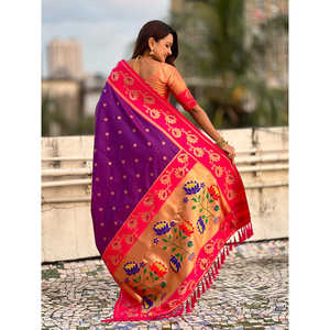 ผ้าไหมพิมพ์ลายดอกบัวสีม่วงและชมพูเนื้อนุ่มแบบอินเดียและปากีสถาน ยี่ห้อ Elite Weaves  ชุดส่าหรี ซารี - Product Image 5