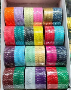 Brazaletes de Lujo con Bordado y Perlas de Aleación de Zinc para Mujer, Joyería de Diseño Hecha a Mano, para Bodas, Fiestas y Regalos, India - Product Image 1
