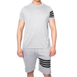 Ensemble T-shirt et short tendance pour homme, vêtements de sport, tenue d'entraînement de gym, tissu à séchage rapide, léger, personnalisable OEM ODM - Product Image 4