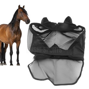 Cubierta ligera de malla para moscas de caballos con ajuste seguro y duradero para uso en establos y pastos. - Product Image 5