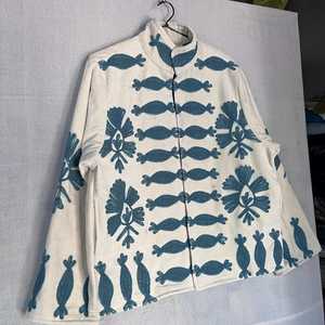 Chaqueta bordada de estilo chino con patrón de peces azules, corte holgado, manga tres cuartos, cuello mandarín, ropa informal para todas las estaciones - Product Image 1