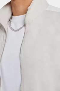 Ensemble deux pièces imperméable pour homme : veste à capuche zippée et short coupe-vent - Product Image 4