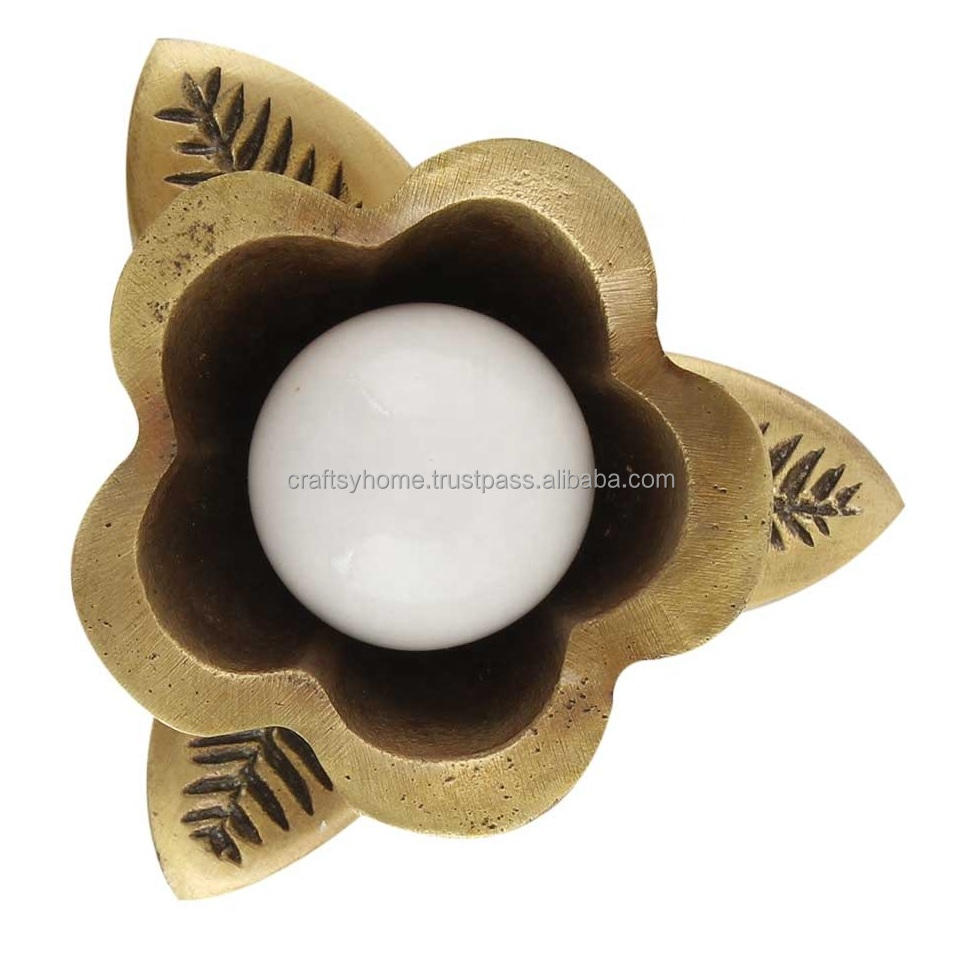 มีสีให้เลือก