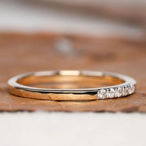 Anillo Minimalista de Moissanita con Corte de Banda, Chapado en Oro sobre Plata de Ley 925, con Engaste de Garras, Apilable, para Compromiso, Boda o Aniversario, para Mujer - Product Image 2