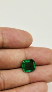 มรกตธรรมชาติ 4.56 กะรัต ทรงสี่เหลี่ยมเจียระไนแบบ Emerald Cut รับรองโดย IGI แหล่งกำเนิดจากแซมเบีย คุณภาพระดับ AAA+ จาก Sadiya International สีสวยใส - Product Image 4