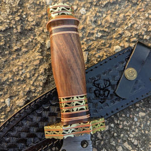 Couteau de chasse à lame fixe en acier Damas, avec manche ergonomique en acier forgé à la main et emballage personnalisé pour la vente en gros - Product Image 6