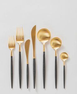 ชุดช้อนส้อมทองคำ Royal Gold Cutlery Set ดีไซน์พรีเมียม 5 ชิ้น ชุดช้อนส้อมสแตนเลสสตีลทันสมัย - Product Image 4