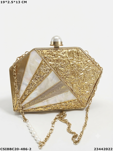 Pochette de soirée en laiton faite à la main par un créateur de mode, best-seller, avec nacre et chaînes, fabriquée en Inde pour femmes - Product Image 4