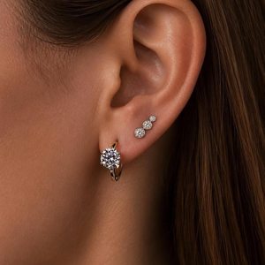Boucles d'oreilles minimalistes en or massif 14K 18K jaune et blanc, avec breloque en diamant de laboratoire taille ronde certifié IGI, couleur E, clarté VVS - Product Image 4