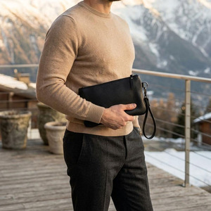 Bolso de mano de cuero premium para negocios con organizador, compartimento para documentos, ranuras para tarjetas, bolsillo para teléfono y correa desmontable en venta. - Product Image 6